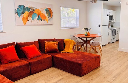 Highland Garden House | Remodeled Hollywood Beach 2BDx2BA with Parking, WIFI, AC