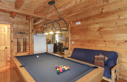 Gatlinburg Cabin | Remodeled inside and out!