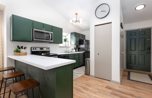 Indian Point Condo | Remodeled Modern Condo next to Silver Dollar City and Table Rock Lake