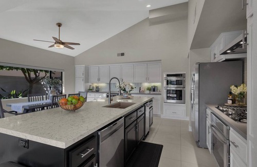 La Quinta House | Remodeled & Modern w/Private Pool/Spa & Lake Views LQ122 LIC#105349
