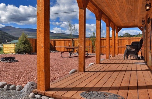 South Fork House | Remodeled, Mountain View Cabin w/Fireplace, Firepit & WiFi - Dogs Welcome