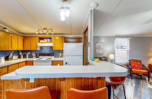 Kingston House | Remodeled retreat w/firepit, deck, & boat parking