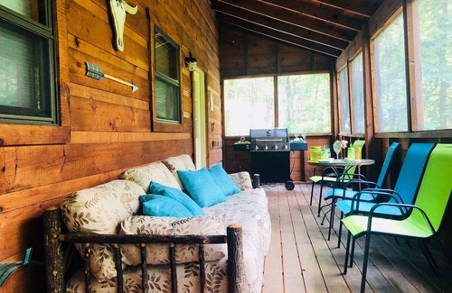 Sevierville Cabin | REMODELED & SECLUDED Cabin Only 10 Min to Parkway!