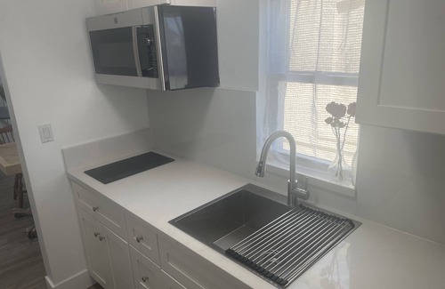Downtown Phoenix Cottage | Remodeled Stand alone Cottage.