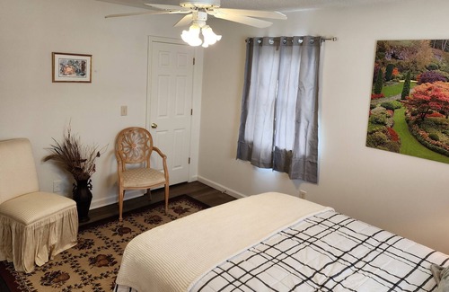 Greene County Apartment | Remodeled Townhouse Close to Greeneville, Tusculum and Jonesborough.