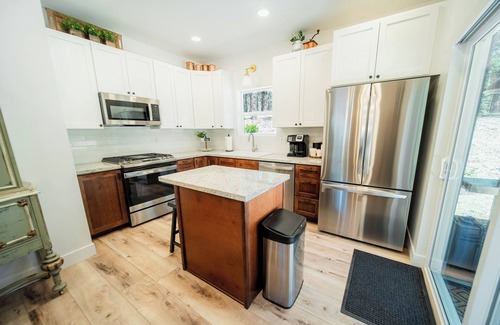 Flagstaff House | Remote 2-bedroom house in beautiful Flagstaff with AC