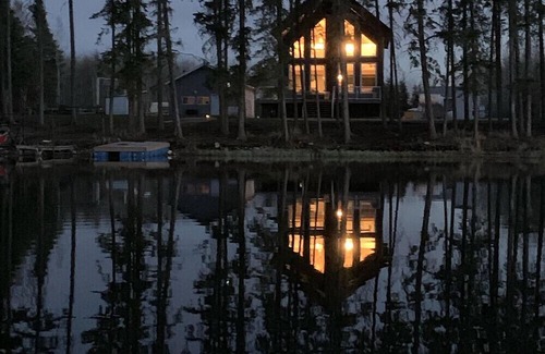 West Central Saskatchewan Cabin | Remote luxury lake front cabin located in the middle of Saskatchewan’s forest.