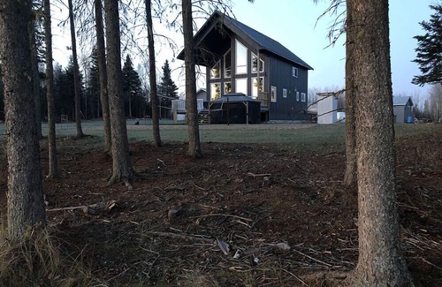 West Central Saskatchewan Cabin | Remote luxury lake front cabin located in the middle of Saskatchewan’s forest.