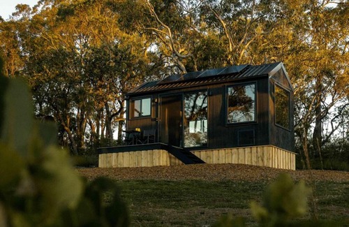 Mangrove Mountain House | Remote Off-Grid Cabin Hidden in the Bush - Fern