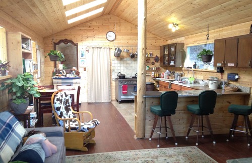 Gasquet Cabin | Remote Off-Grid-Rustic Tree House @ Sustainable Eco-Village