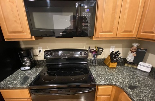 Elizabethtown Apartment | Renaissance Gardens 102 C ~