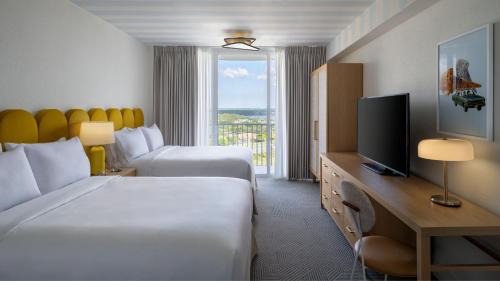 Lake Buena Vista Hotel | Renaissance Orlando Resort - Disney Springs Area