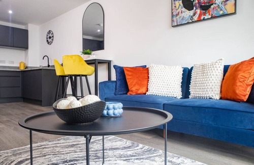 Vauxhall Apartment | Renaissance Suite | 2Bed | Sleeps 7 | Central