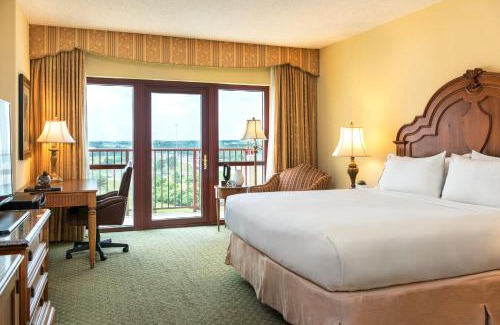 South Tulsa Hotel | Renaissance Tulsa Hotel & Convention Center