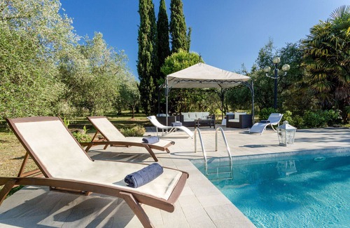 Vicopelago Villa | Renaissance Villa with Pool in the Vineyards in Lucca
