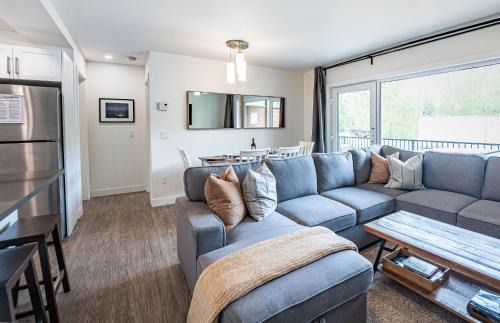 Revelstoke Apartment | RendezView by Revelstoke Vacations