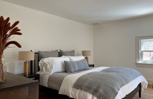 Hollowville House | Renovated 1832 Colonial Farmhouse - Swimming Pool | Hudson River Valley