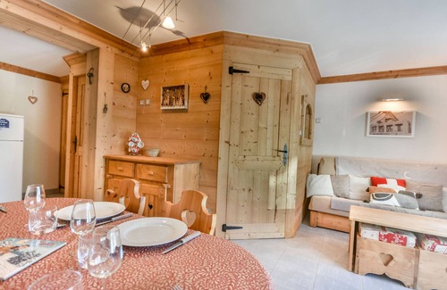 Les Gets Apartment | Renovated 2-Bedroom + Mountain Nook Apartment, Near Center & Shops, The Gets