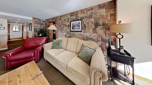 Mammoth Lakes Apartment | Renovated 2 Bedroom Condo with Elevator Access!