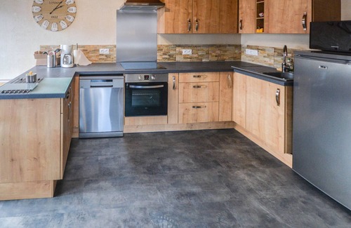 Les Gets Apartment | Renovated 2-BR Apt in Les Gets Center, Sleeps 6, Balcony, Parking