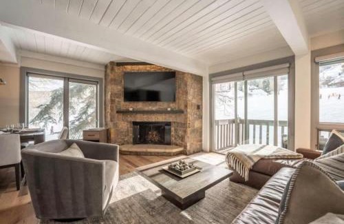 Snowmass Village House | Renovated 2 BR Condo w Hot Tub -Mountain Views!