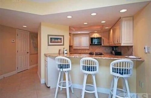 Sanibel Condo | Renovated, 2 + BR+Den/2 Bath Condo/Gulf View, R202 GREAT REVIEWS/Sundial East