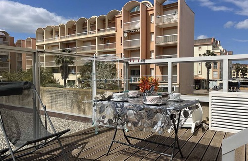 Port Rive Gauche Apartment | Renovated 2-room apartment with private parking in Gruissan, near Grazel beach