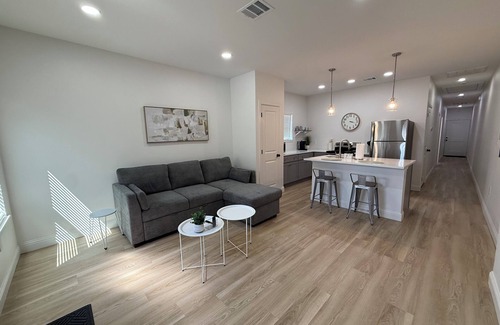 Oak Cliff House | Renovated 2BR/1BA Duplex Unit in Bishop Arts