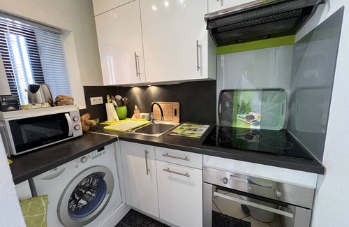 Le Barcares Villa | Renovated 2BR Villa with AC & WIFI, near beach, 5 ppl