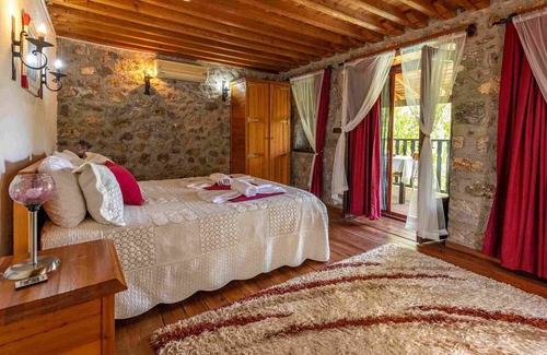 Fethiye Villa | Renovated 2BR Villa W/ Pool - Perfect for Couples Fethiye Villa 1027