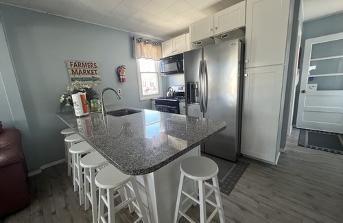 North Wildwood Apartment | Renovated 3 bedroom condo 1 block from beach!
