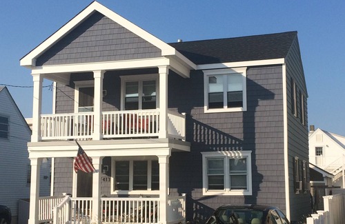 North Wildwood Apartment | Renovated 3 bedroom condo 1 block from beach!