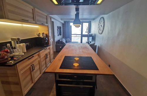 Arc-2000 Apartment | Renovated 3-room apartment, near center, balcony