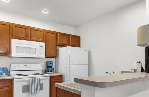 Venetian Bay Villages House | Renovated 3BD/2BA Venetian Bay Retreat game room