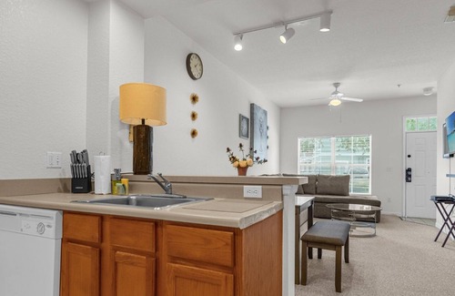 Venetian Bay Villages House | Renovated 3BD/2BA Venetian Bay Retreat game room