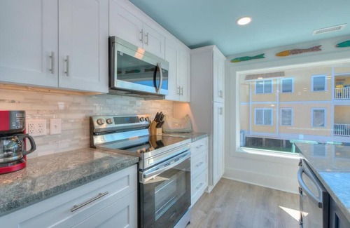 Yaupon Beach House | Renovated 3BR 1BA Duplex (upper unit), Walk to Beach, Ocean View, Sleeps 6