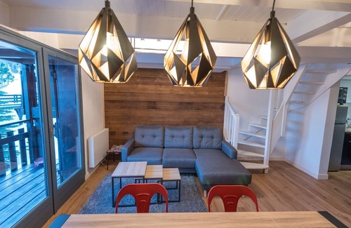 Les Claux Ski Chalet | Renovated 80m2 duplex in chalet. Ski-in ski-out option