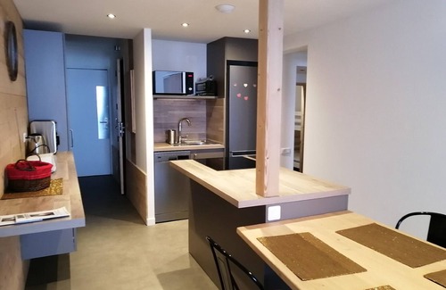 Arc-2000 Apartment | Renovated apartment near center, 2 cabins, balcony, free WIFI