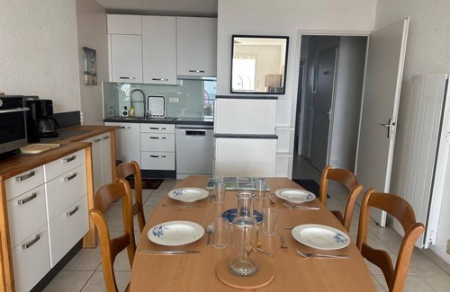 Notre-Dame-de-Monts Apartment | Renovated Apartment 4 ppl - Sea View - PARKING - Pets Allowed