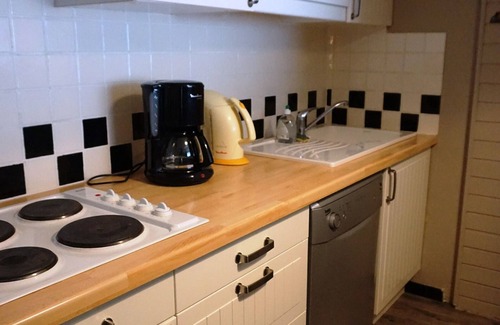 Orcieres-Merlette Apartment | Renovated apartment for 9, near slopes, equipped kitchen, linen included in winter