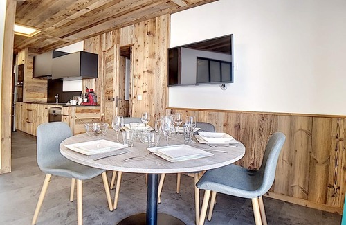 Les Menuires Apartment | Renovated Apartment Near Pistes · Balcony · Sauna · Hammam · WIFI · Sleeps 6