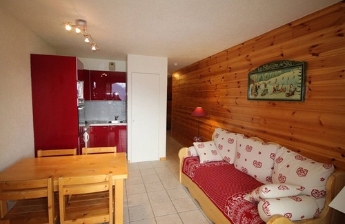 Auris Apartment | Renovated apartment for 6, 400m from slopes, free parking