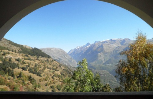 Auris Apartment | Renovated apartment for 6, 400m from slopes, free parking