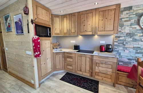 Tignes le Lac Apartment | Renovated apartment near slopes with balcony