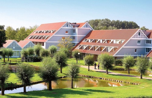 Bruinisse Apartment | Renovated Apartment by Lake Grevelingen