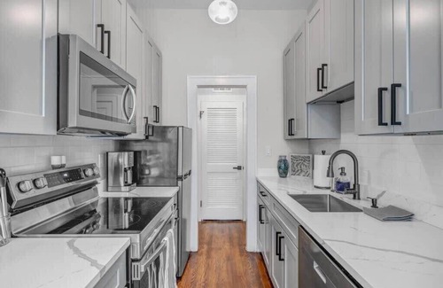 Riverside Apartment | Renovated Apt - Blocks from Shoppes of Avondale!