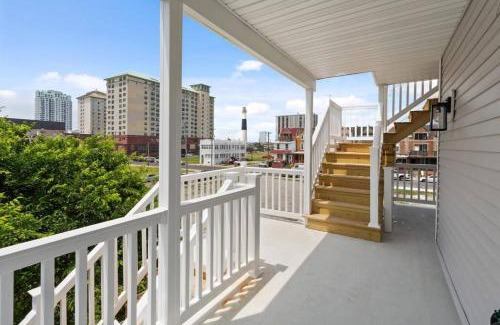 Atlantic City House | Renovated Beach Block 7BR North Beach Atlantic City - Steps to Beach & Casino