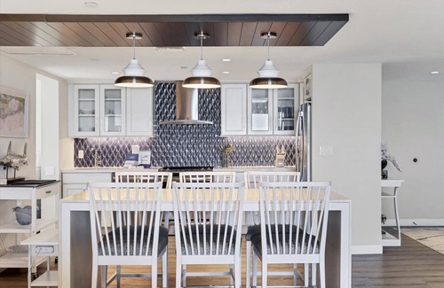 Sarasota Condo | Renovated Beachfront 2 Bedroom Condo by FVC