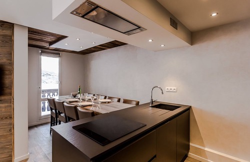 Val-d'Isere Apartment | Renovated bright apartment, ski-in/ski-out, parking & wifi - Val-d'Isère