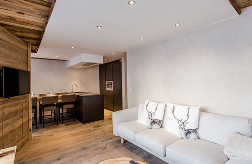Val-d'Isere Apartment | Renovated bright apartment, ski-in/ski-out, parking & wifi - Val-d'Isère